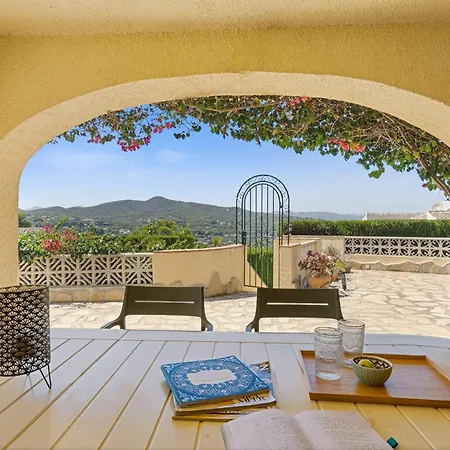 Authentic Groundfloor In Beautiful Villa, Апартаменты Хавеа