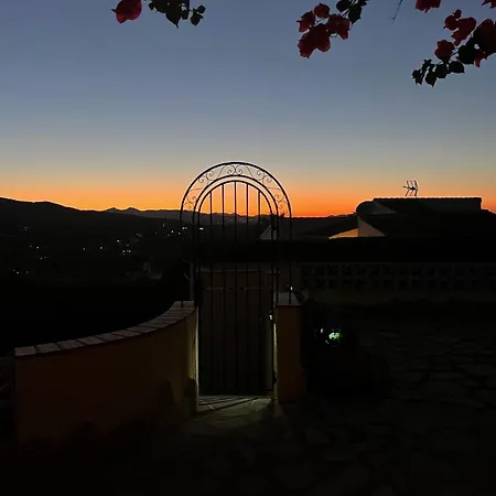 Authentic Groundfloor In Beautiful Villa, Хавеа